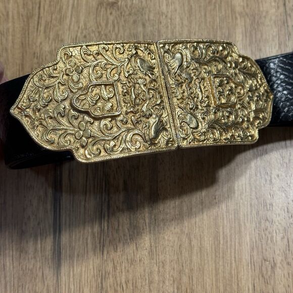 VTG. ACCESSOCRAFT‎ WOMENS GOLDTONE ORNATE WIDE BELT BUCKLE 7.75X2.75\